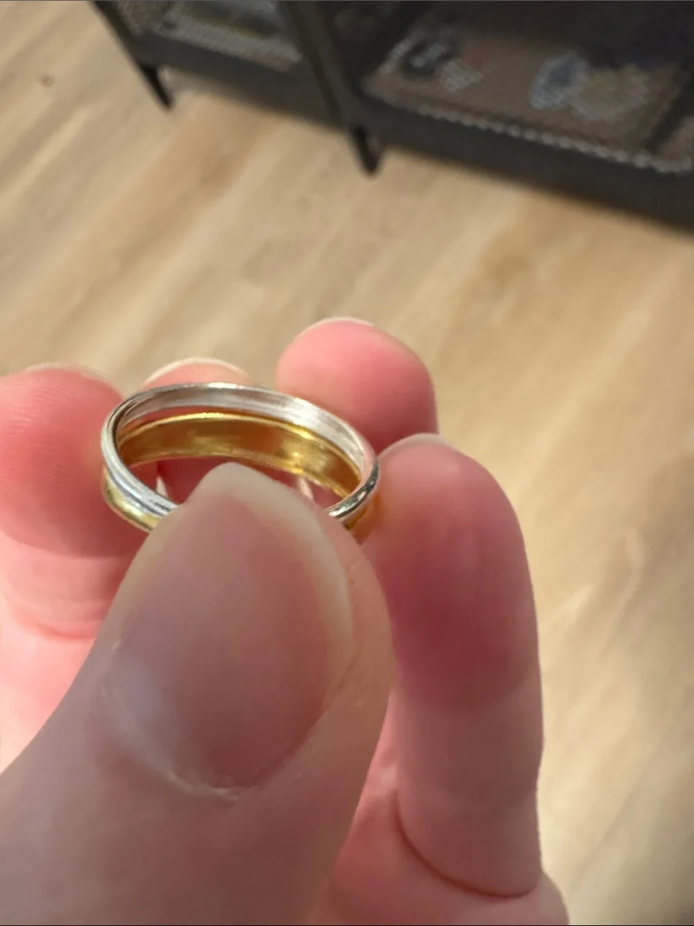 Kendra Scott Meg Ring Size 9 - Picture 2 of 5